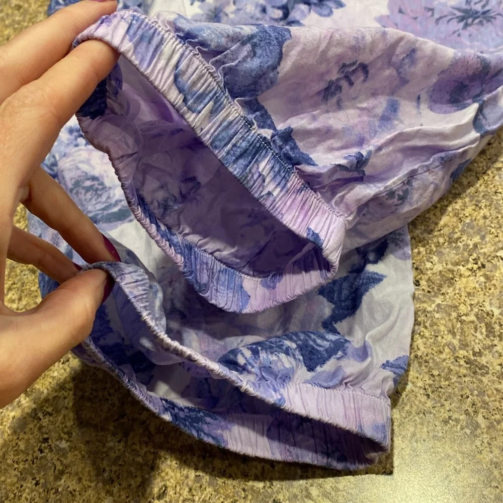 Victoria’s Secret Pajama Bottoms Pants Floral Lightweight Large